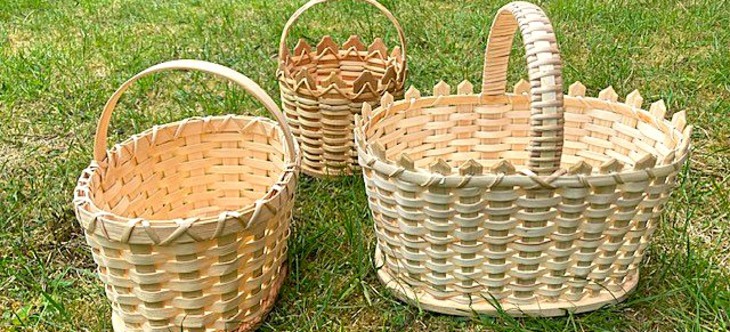Tre olika träbottenkorgar