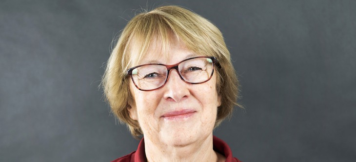 porträtt på kvinna i glasögon