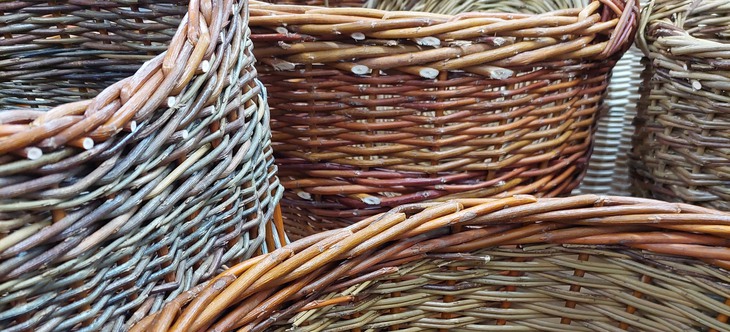 Korgad flätade i oskalad pil