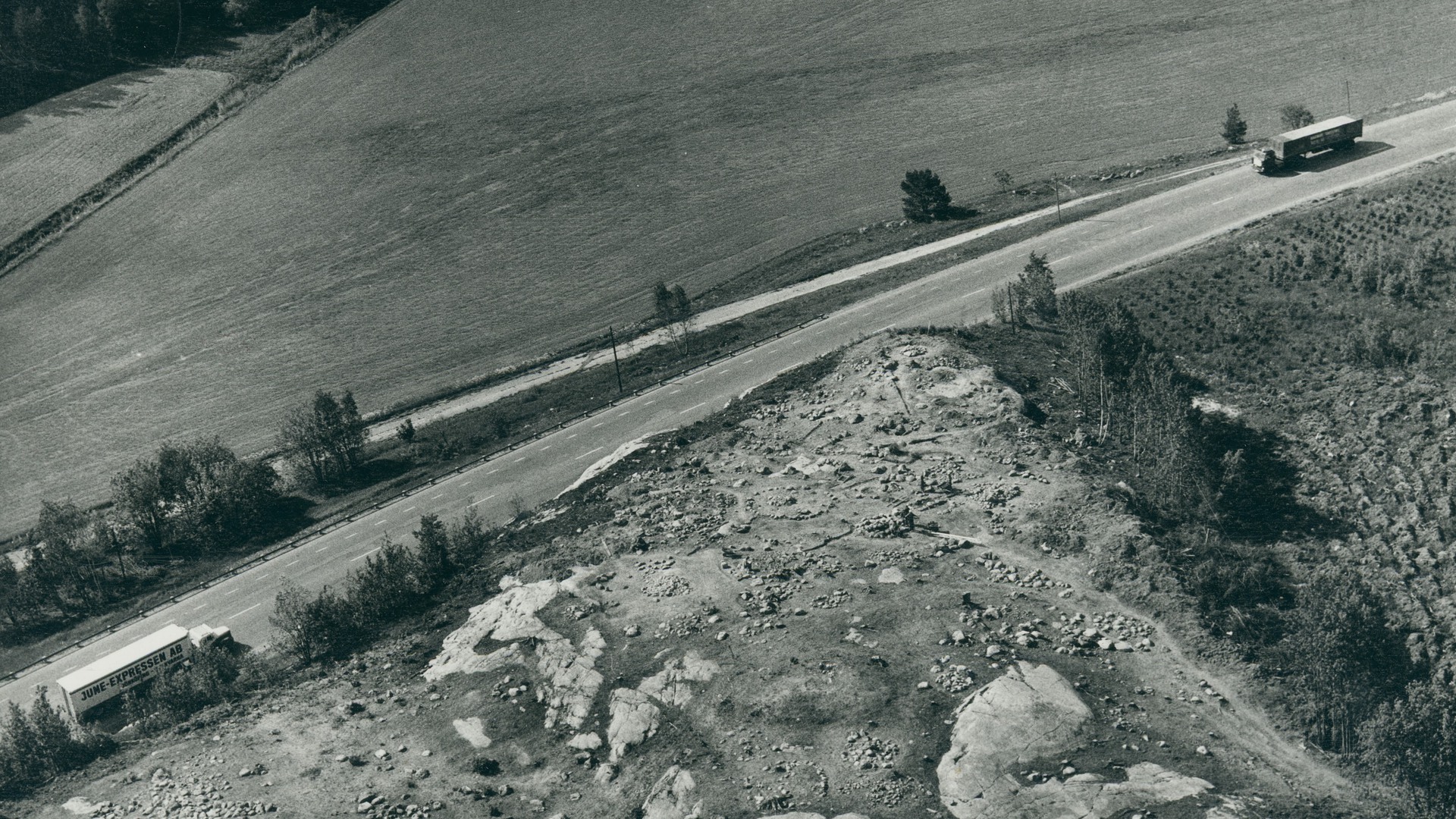 Flygbild arkeologisk utgrävning vid Lästringe.