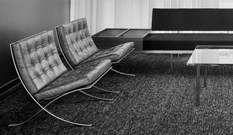 Moderna möbler på amerikanska ambassaden i Stockholm.