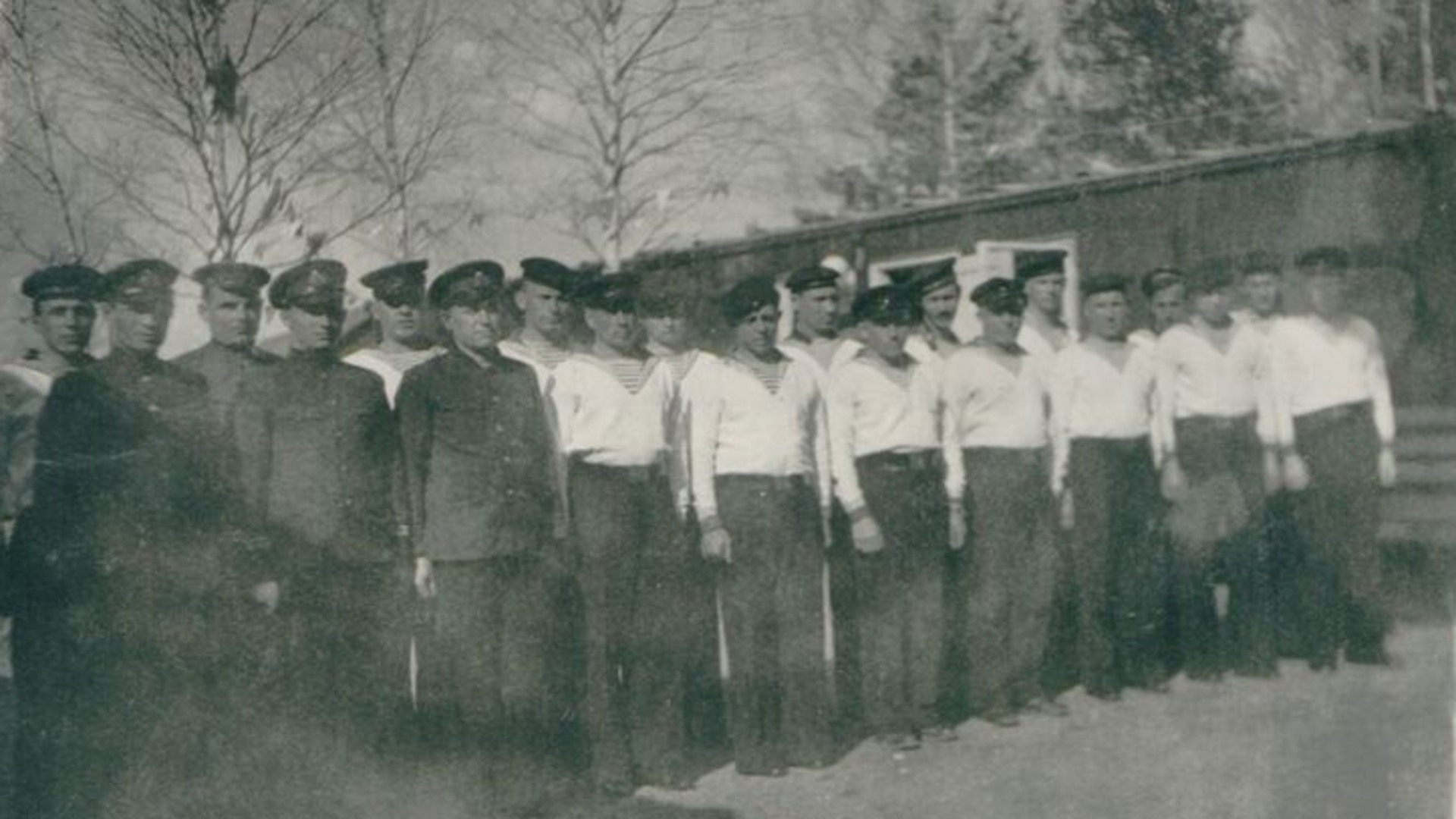 Några av de sovjetiska soldaterna uppställda i Byringe. 