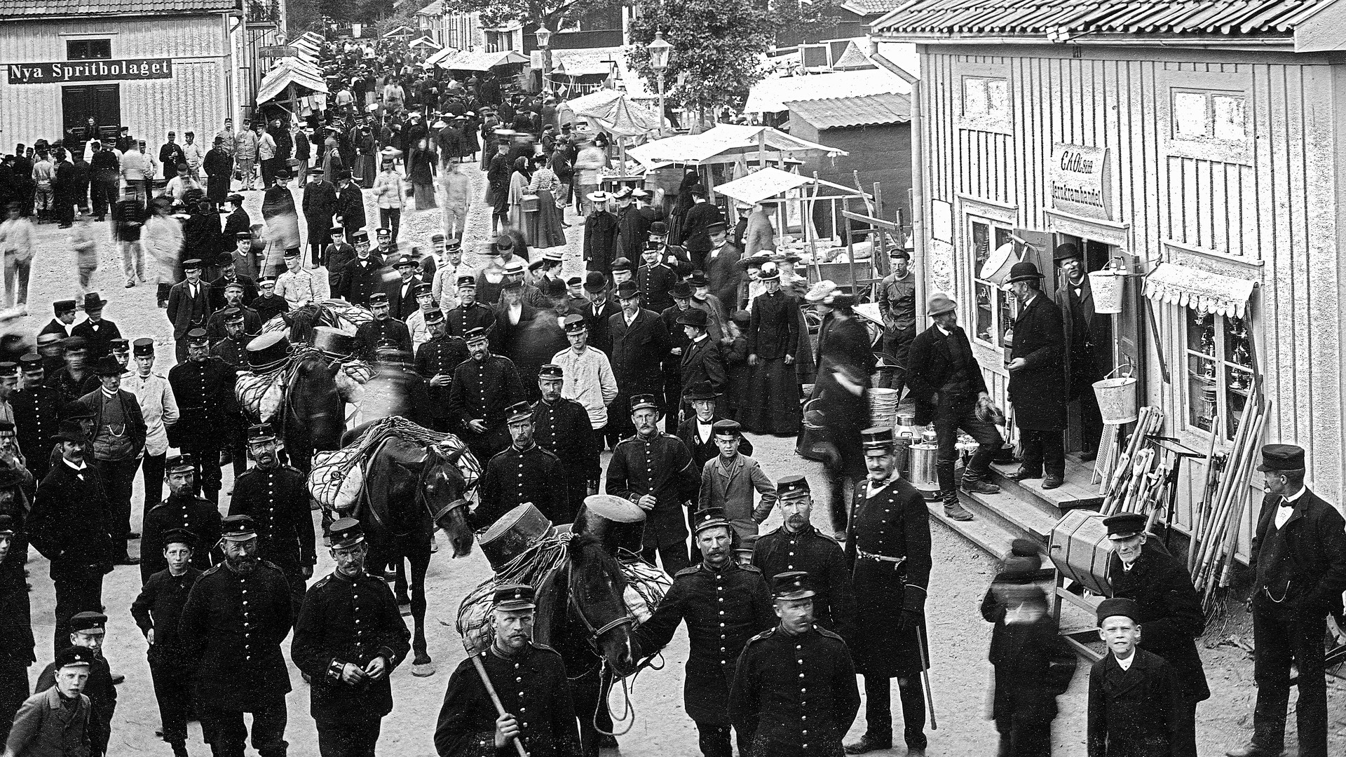 Soldater på marknaden i Malmköping
