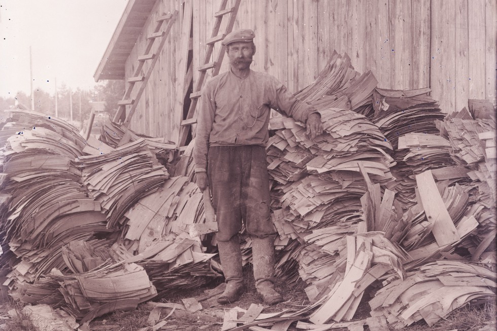 Arbetare med träspån