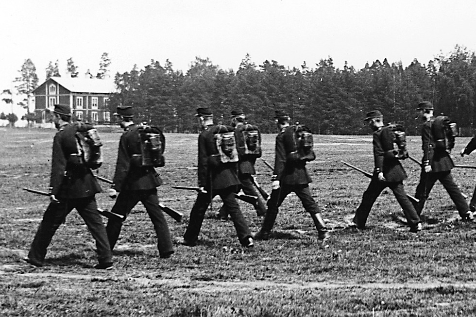 Soldater marscherar.